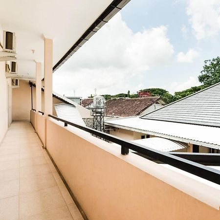 Oyo Life 3398 Griya Rm 19 Syariah Surabaya Exterior foto