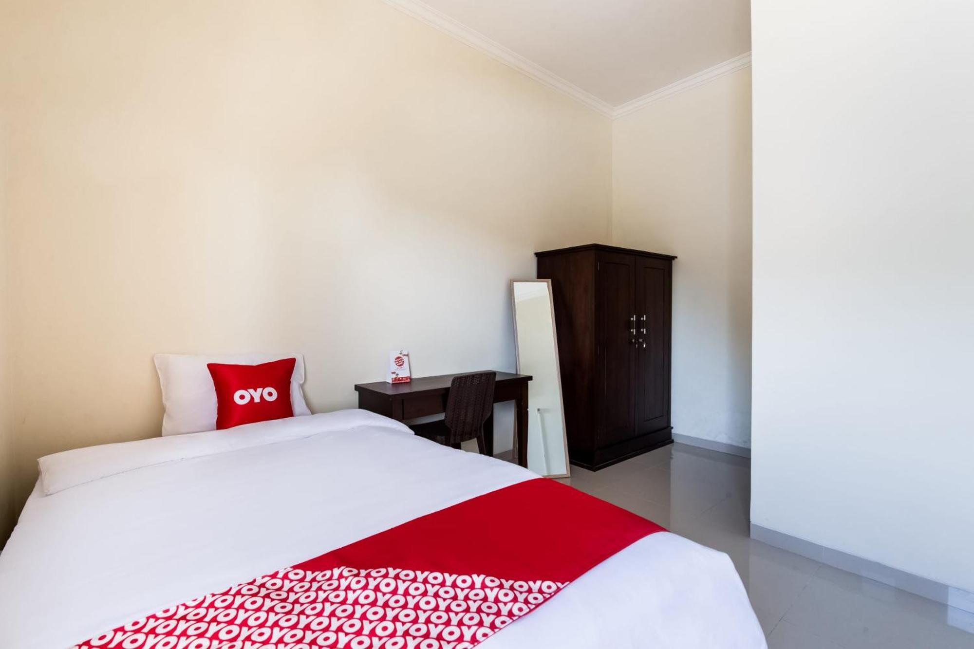 Oyo Life 3398 Griya Rm 19 Syariah Surabaya Exterior foto