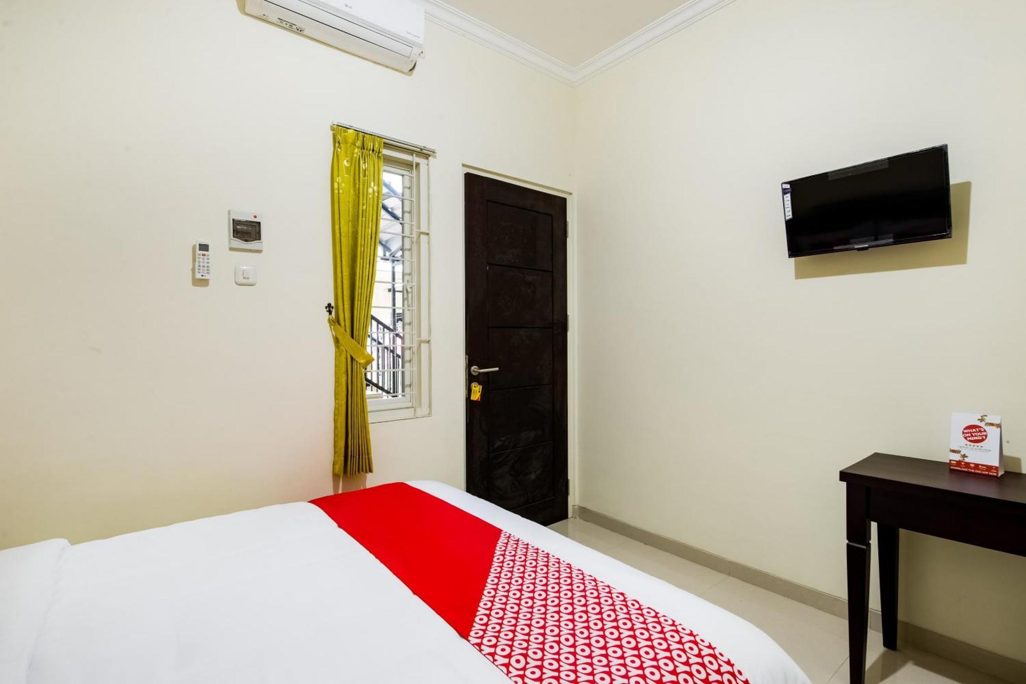 Oyo Life 3398 Griya Rm 19 Syariah Surabaya Exterior foto