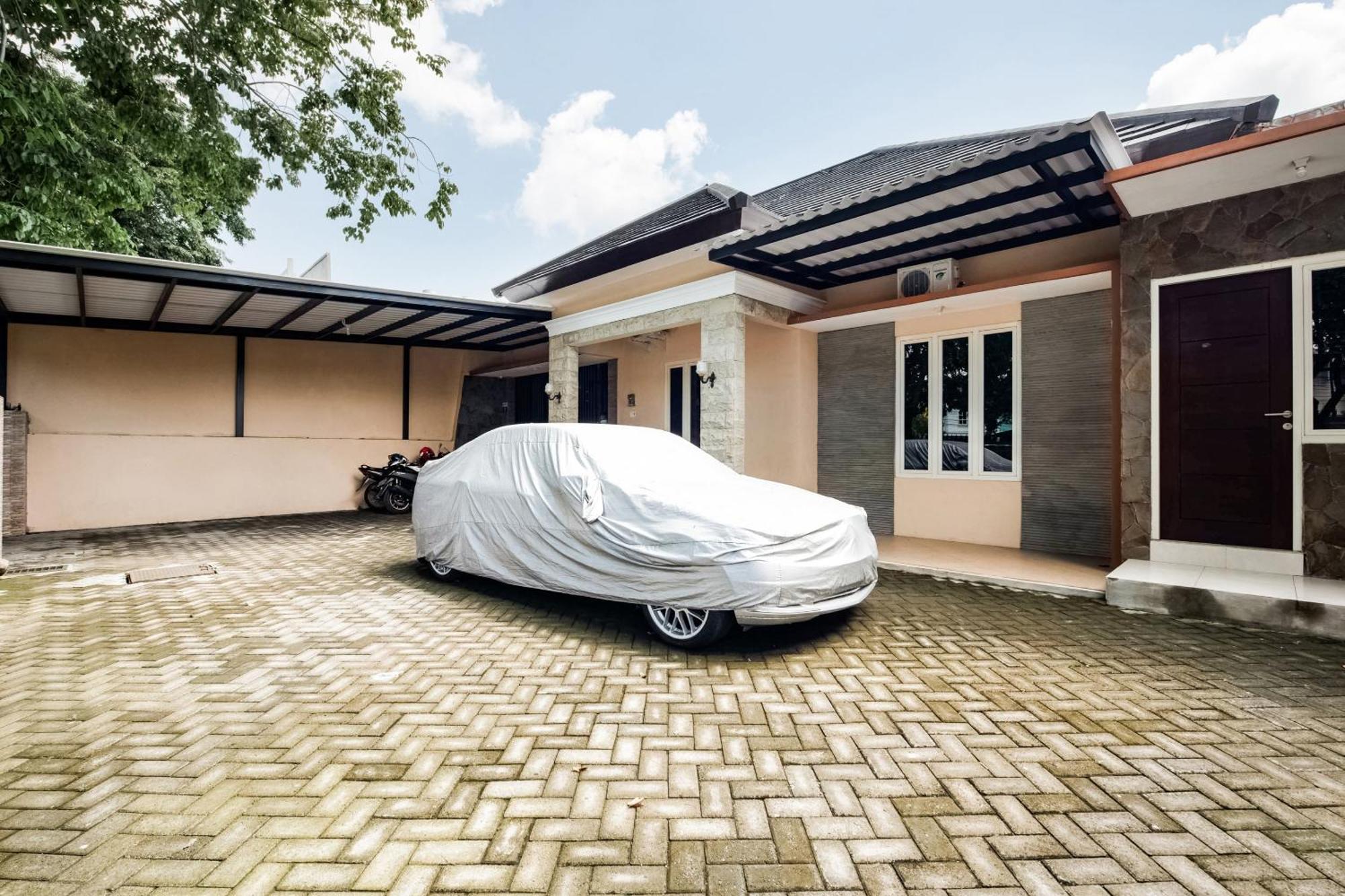 Oyo Life 3398 Griya Rm 19 Syariah Surabaya Exterior foto