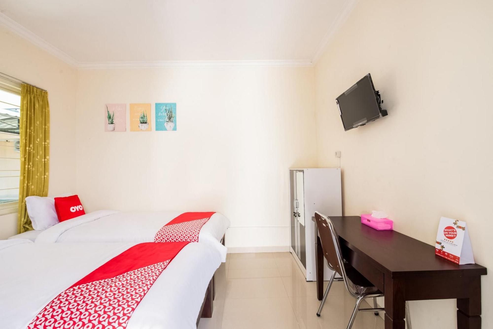 Oyo Life 3398 Griya Rm 19 Syariah Surabaya Exterior foto