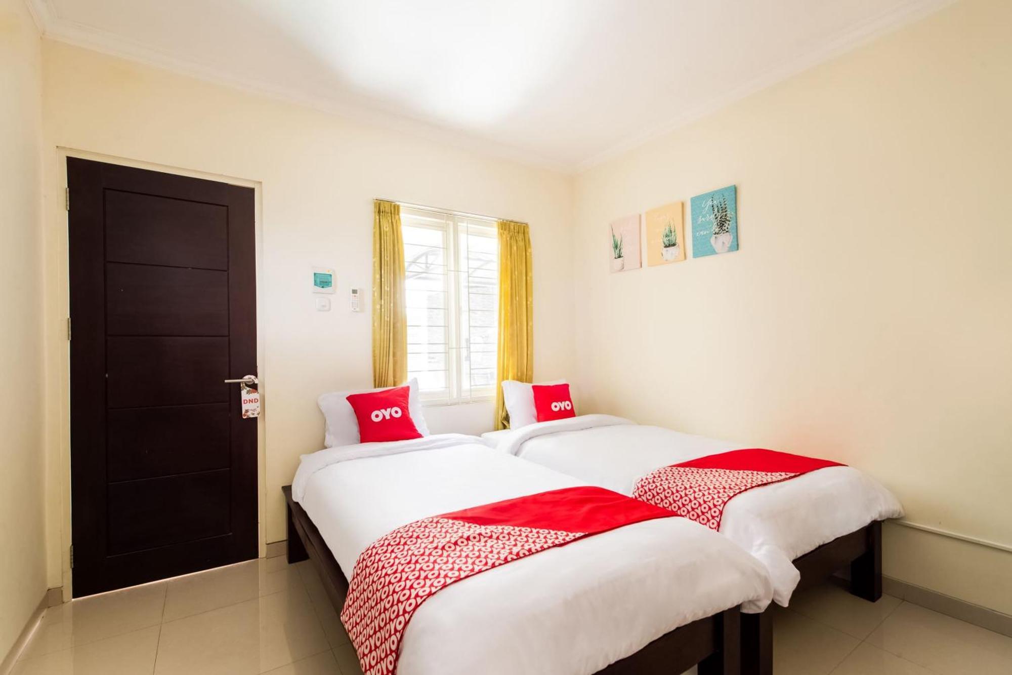 Oyo Life 3398 Griya Rm 19 Syariah Surabaya Exterior foto